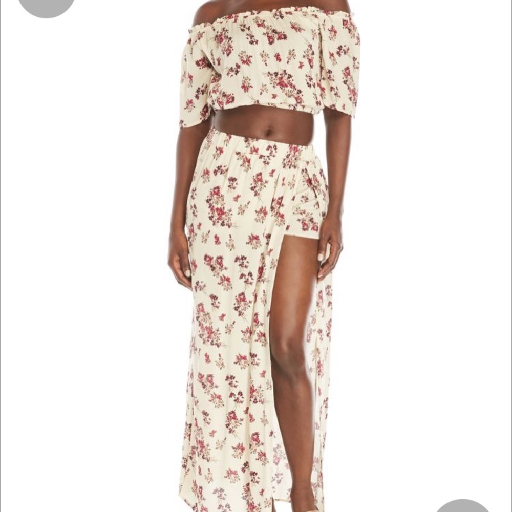 Two piece floral set. Crop top and skirt shorts.